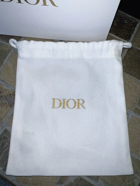 Dior Forever Cushion Powder Puffs New with Dior Pouch - Picture 4 of 5